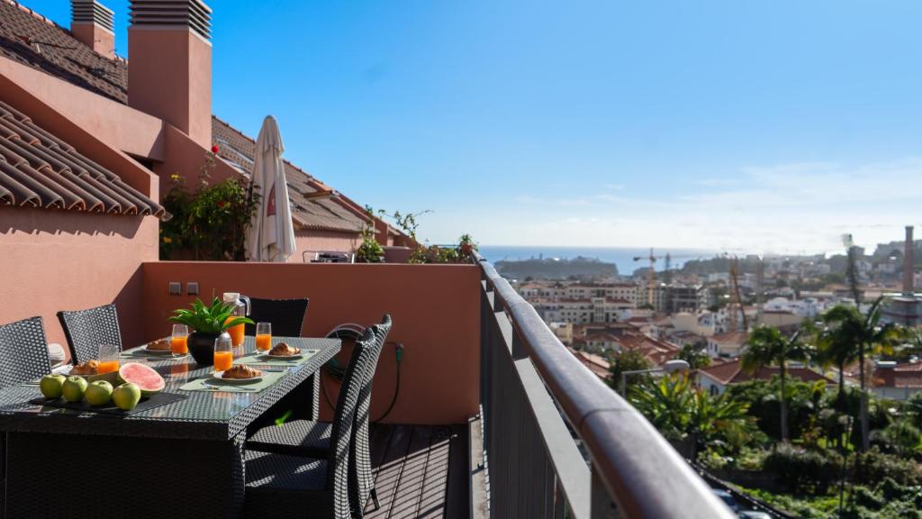 Eclipse II - Living Funchal by LovelyStay, Funchal