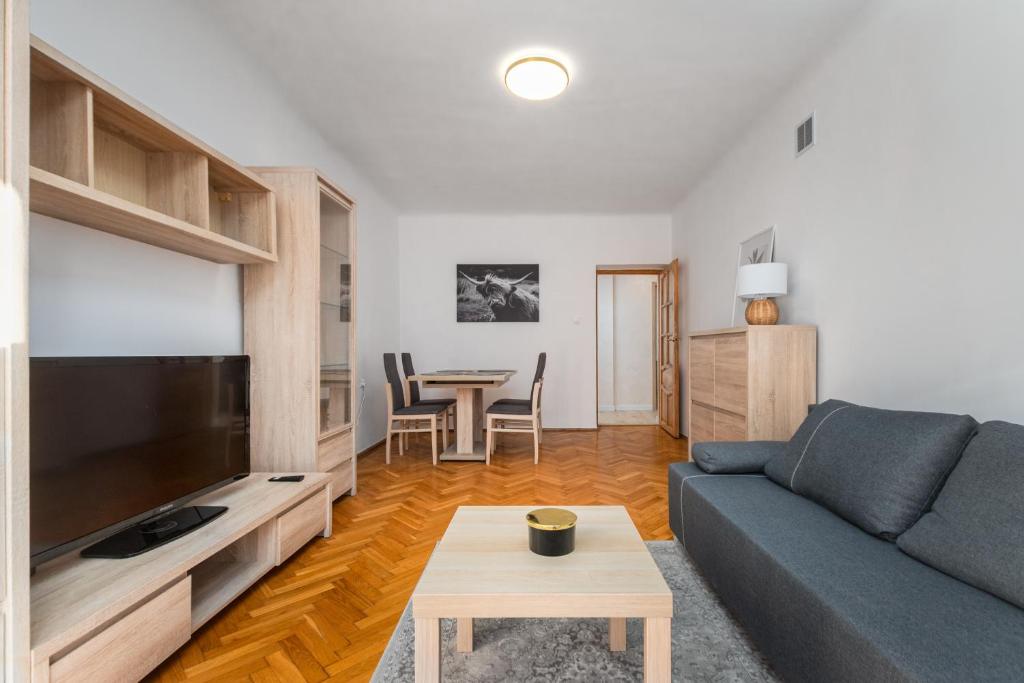 Nowolipie 26 by Homeprime, Warschau