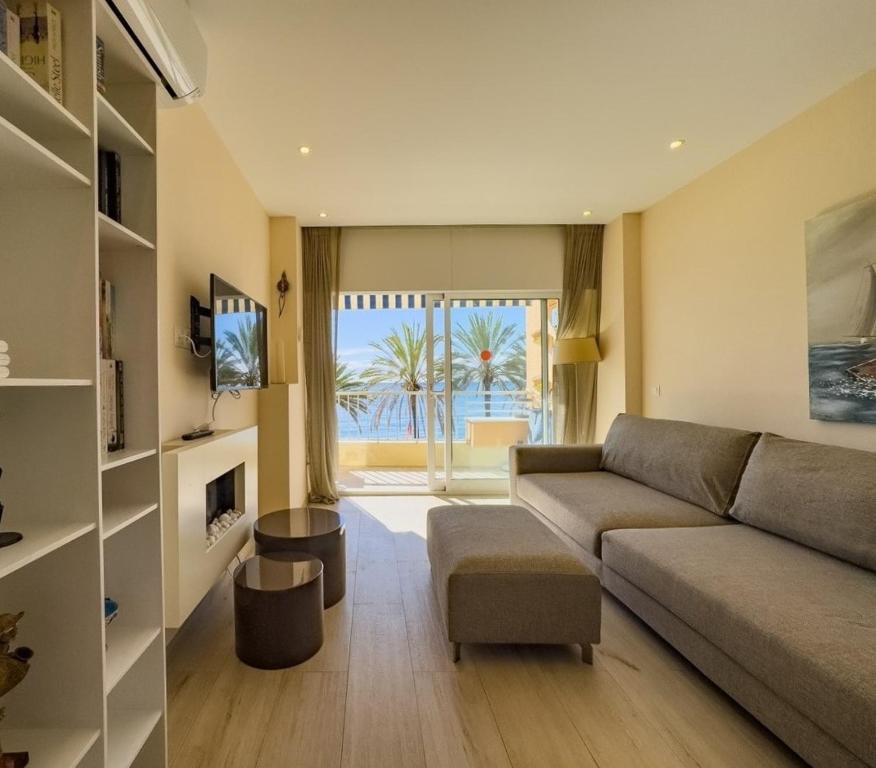 Diana 108 Frontal sea views 2 Bedrooms - 4