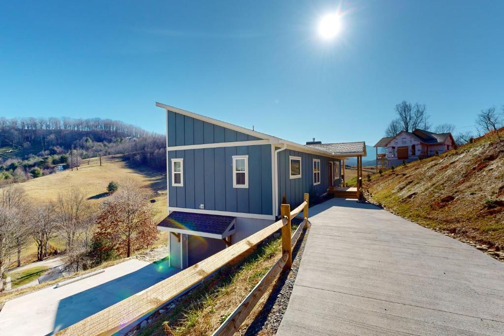 Hillside Escape, Waynesville