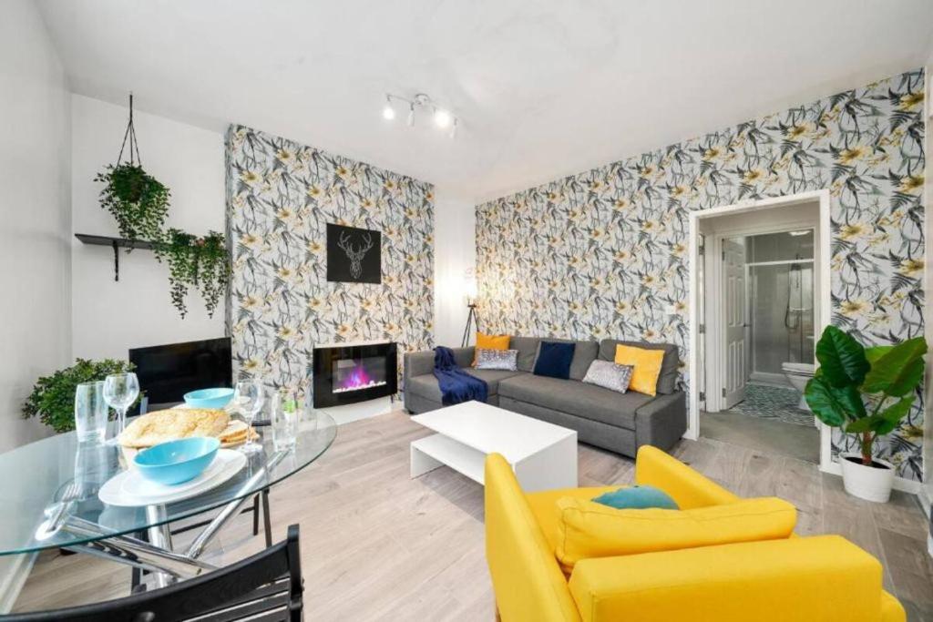 Sleek and Stylish Flat in Plymouth!, Plymouth