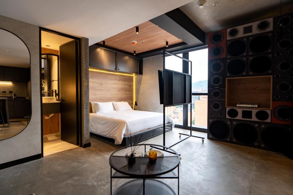 Indie Universe Creative Hotel - 1
