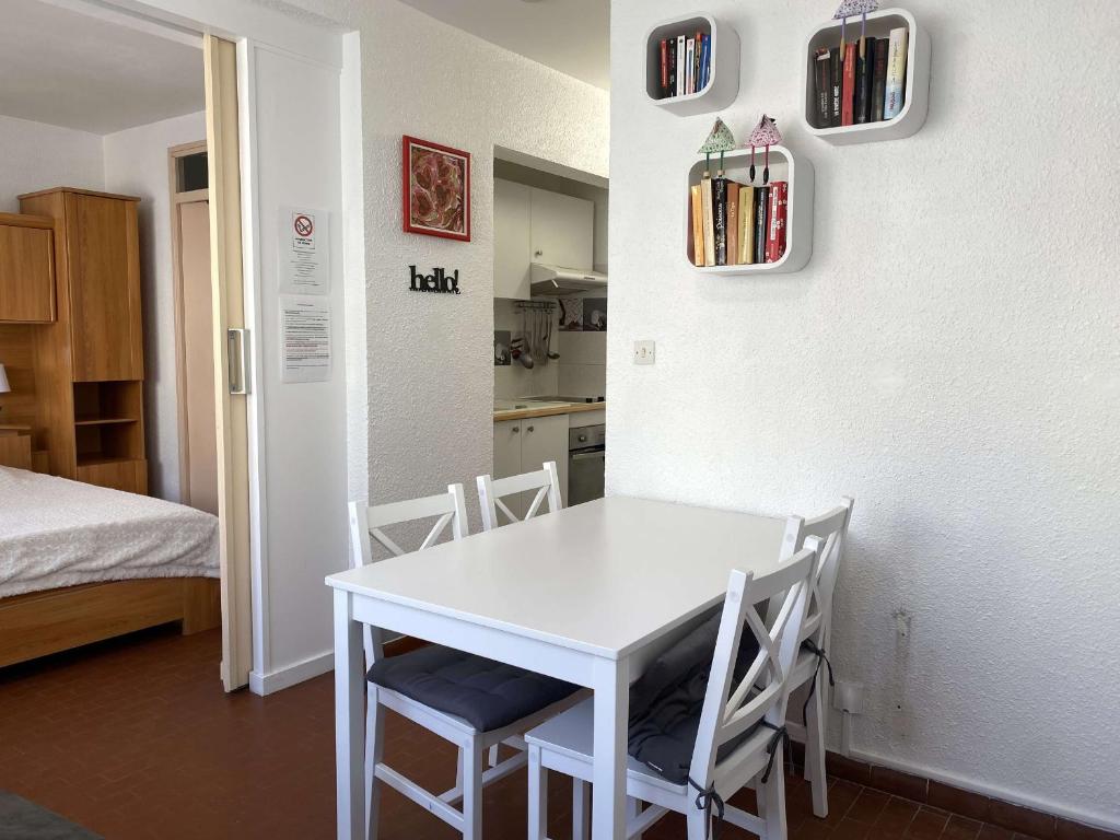 Appartement T2 avec Wifi, Proche Thermes et Commodités, Parking, Classé 2 Étoiles - FR-1-553-235 - 4