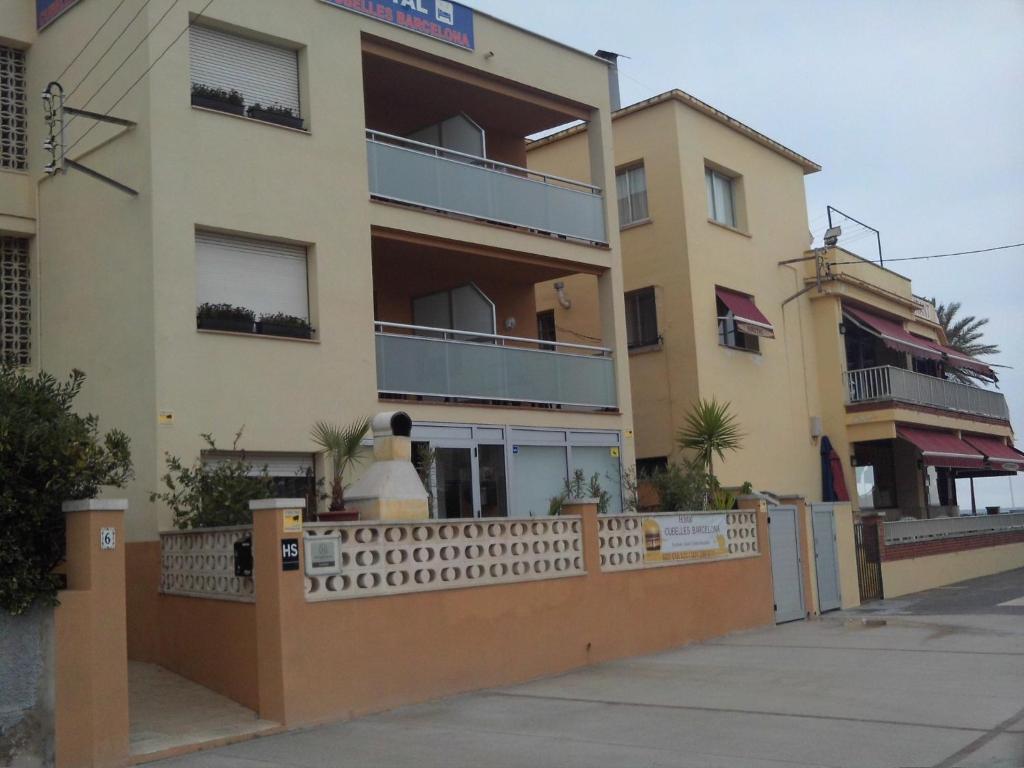 Hostal Cubelles photo