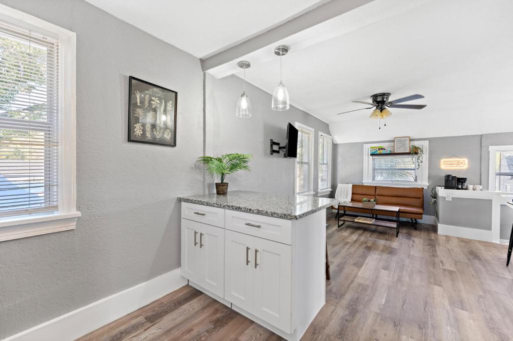 Coastal Haven Retreat, St Petersburg