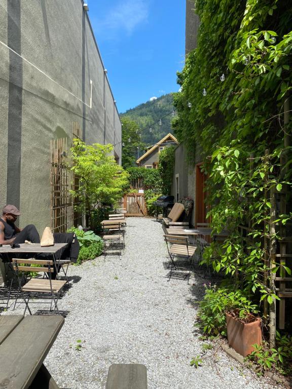 Facilities, Dancing Bear Inn in Nelson (BC)