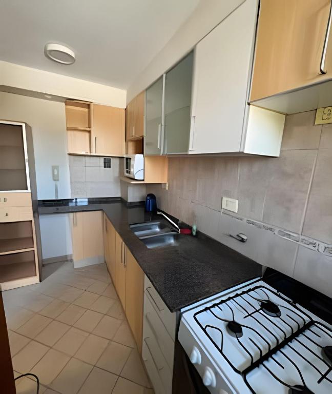 Hermoso depto. zona residencial - 5