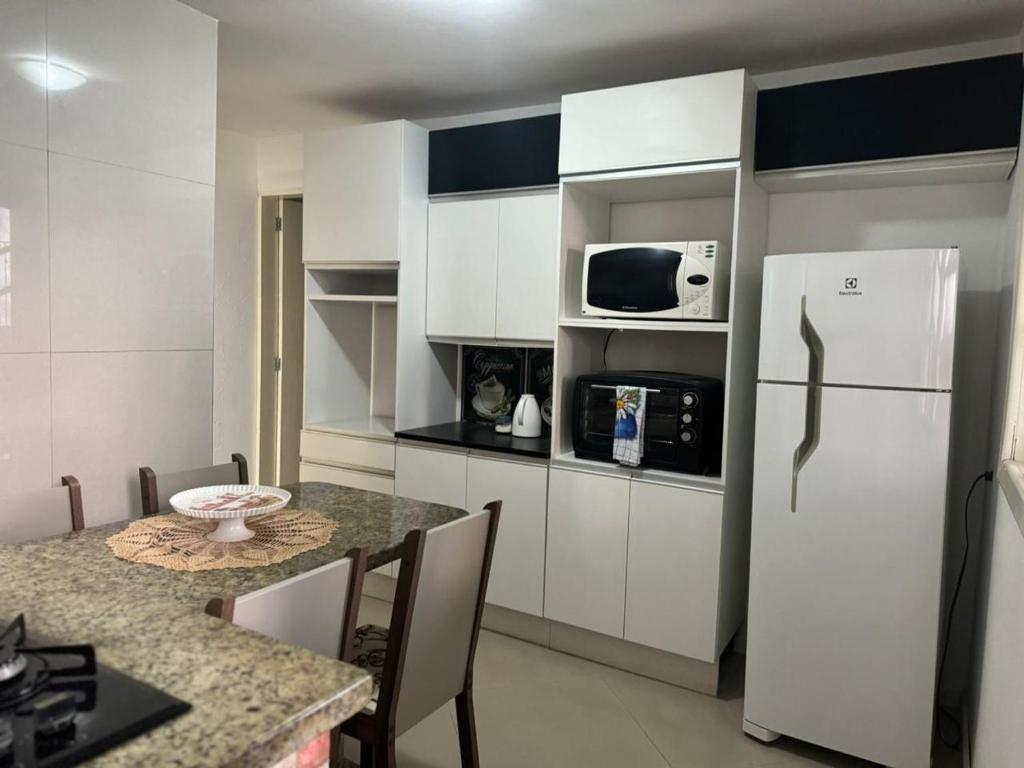 Casa 1 quarto, 5 min da beira mar norte, Florianópolis