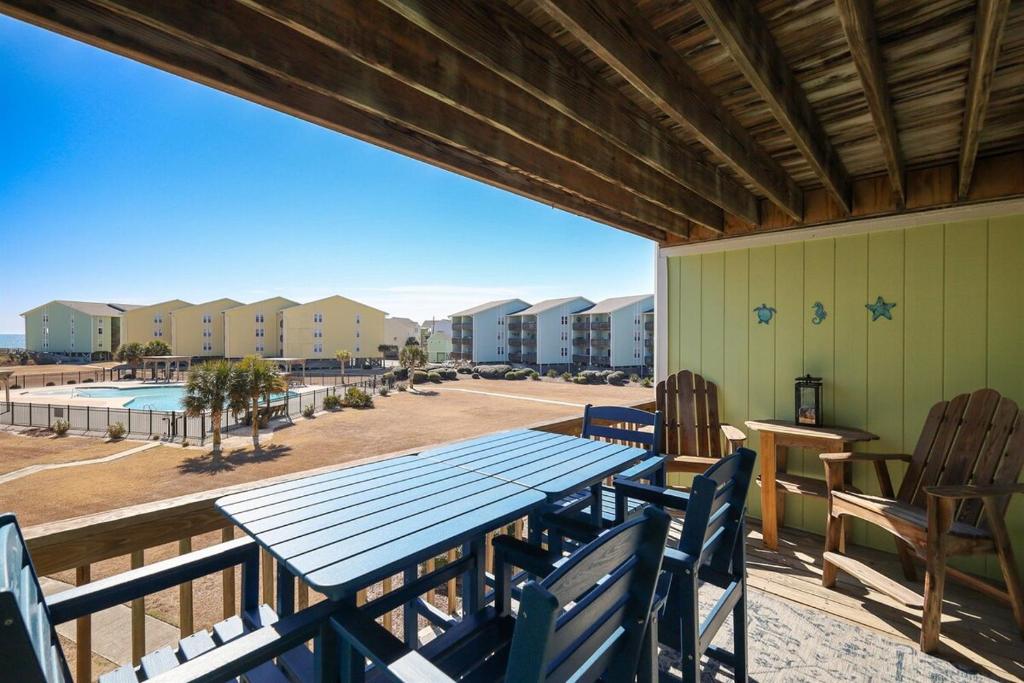Blue Oar- Beach, Pool, and Sun in Surf City!, Holly Ridge