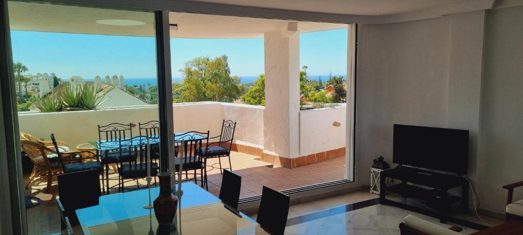 Duplex Nueva Andalucía con maravillosas vistas al mar - 2