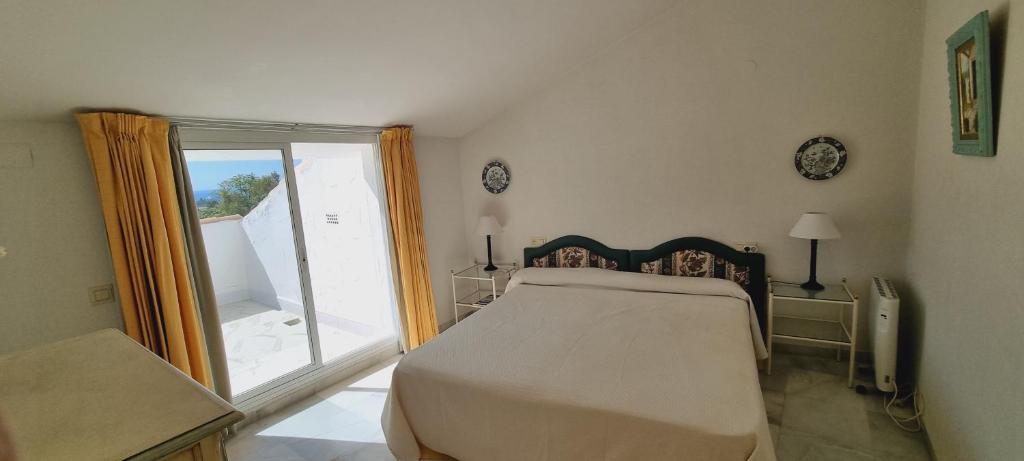 Duplex Nueva Andalucía con maravillosas vistas al mar - 3