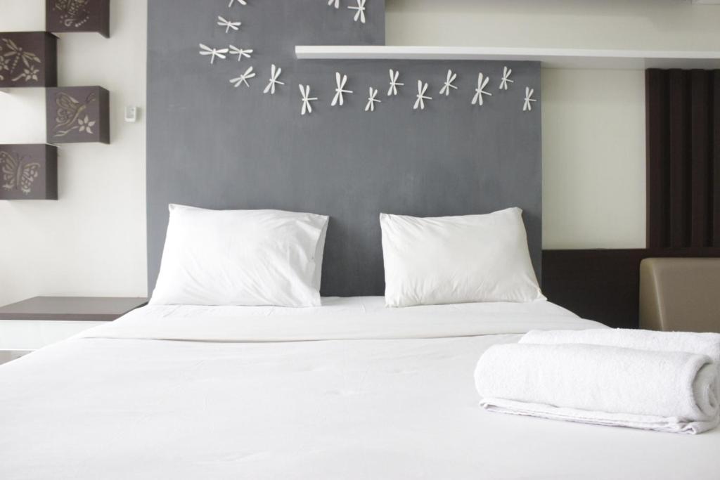 Modern & Contemporary Studio at Beverly Dago Apartment near ITB By Travelio, Bandung