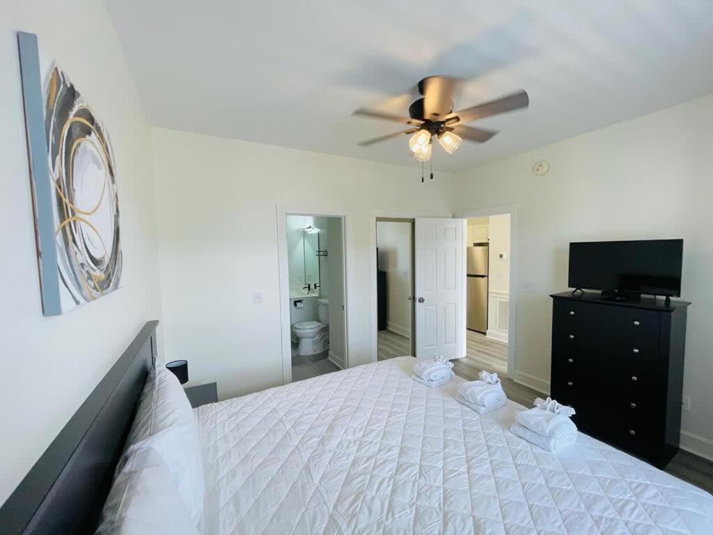 Stylish newly renovated condo on the golf course, Myrtle Beach