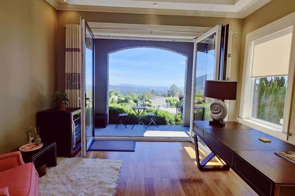 Stunning view in elegant 1 bedroom suite, West Vancouver