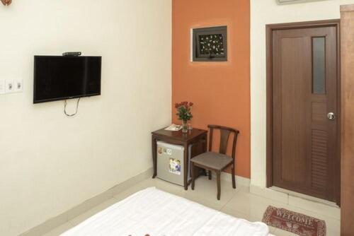 Shared lounge/TV area