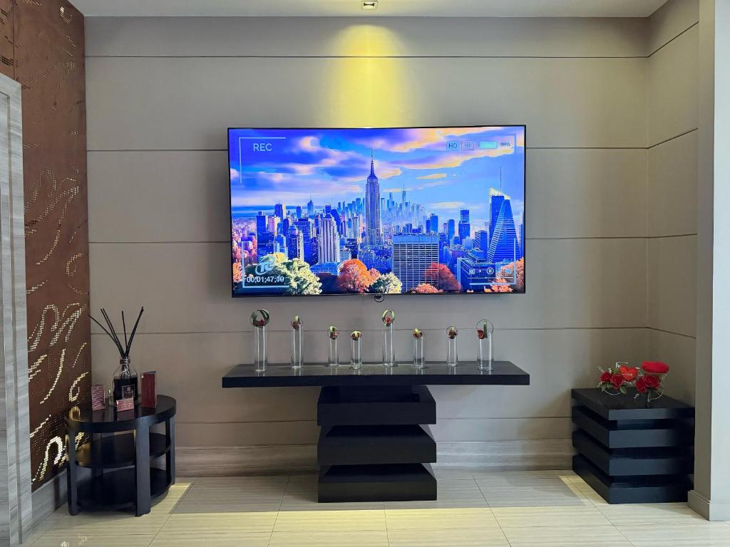 Shared lounge/TV area