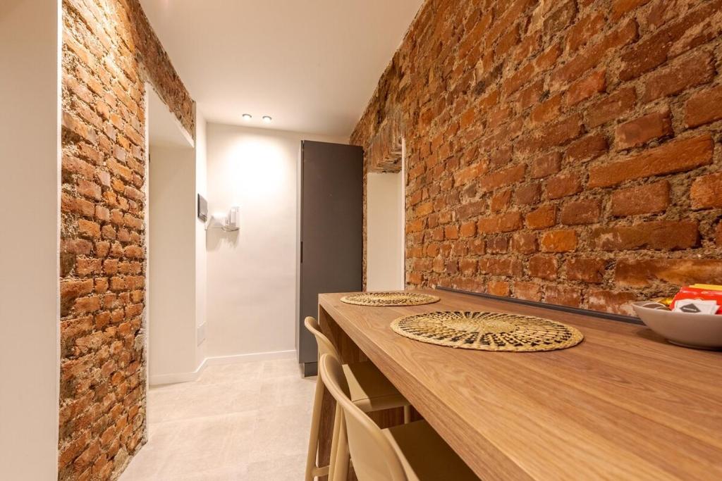 Brick Suite - 2