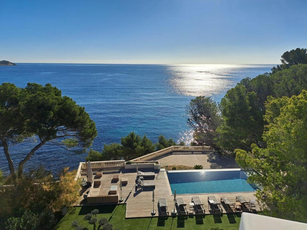Maison de Maître avec piscine en front de mer - 3