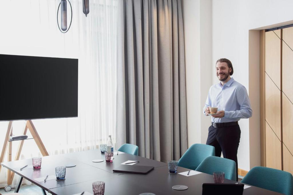 Toplantı odası / Geniş salon
