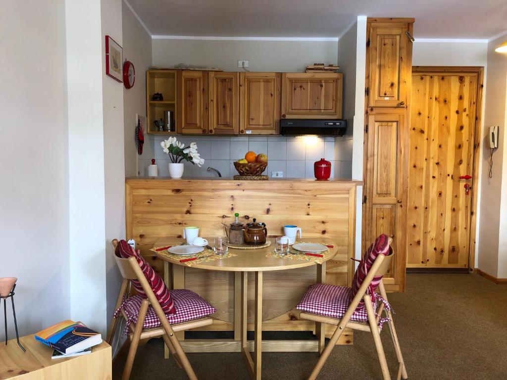 Charming Alpine Studio Flat - La Thuile, La Thuile