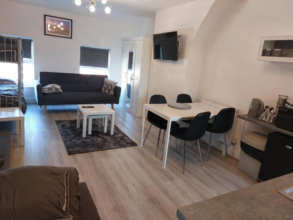 Anfieldstadiumroomz, Liverpool