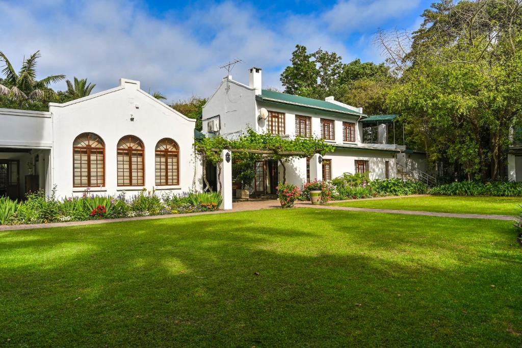 ウッドオール カントリーハウス & スパ (Woodall Country House and Spa) 外観