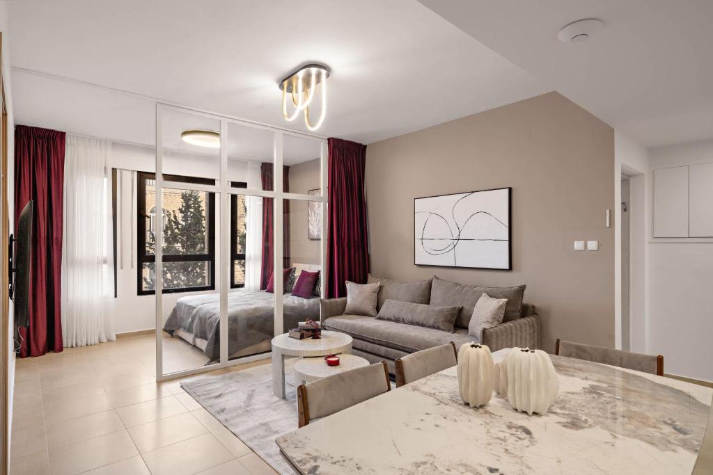 Luxurious 3BDR In King David 19 with Parking, Jeruzalém