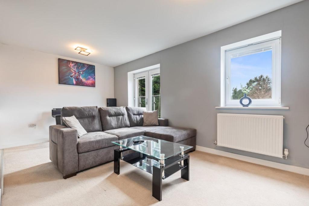 Spacious and Modern 2BR Stay Free Parking and WiFi, Birmingham