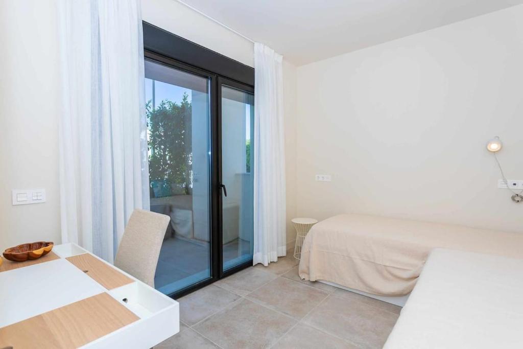 Stylish living with private pool - 3