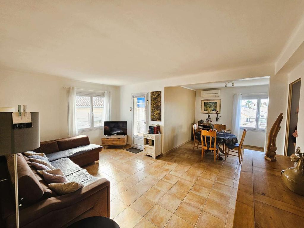 Bel appartement avec balcon à 300m de plage, climatisation, internet... - 3