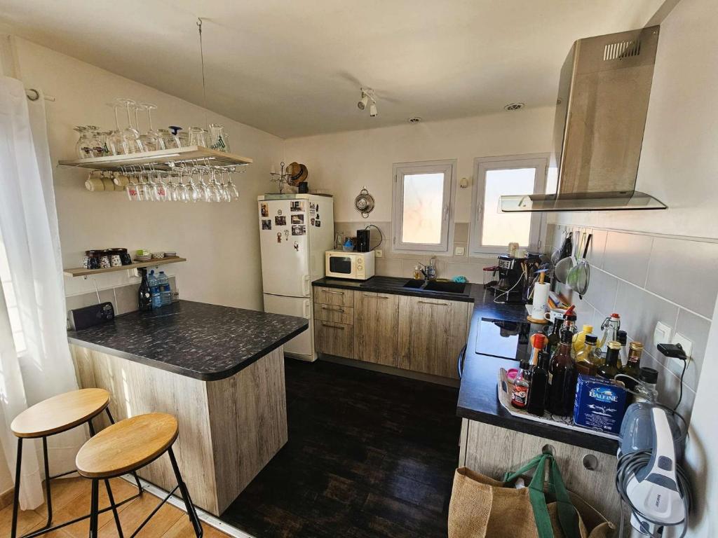 Bel appartement avec balcon à 300m de plage, climatisation, internet... - 4