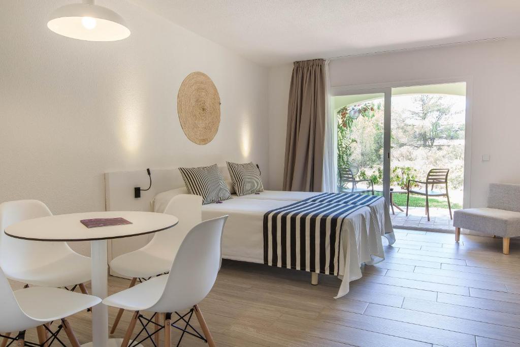 FERGUS Club Europa — Hotel rooms in Peguera, Balearic Islands