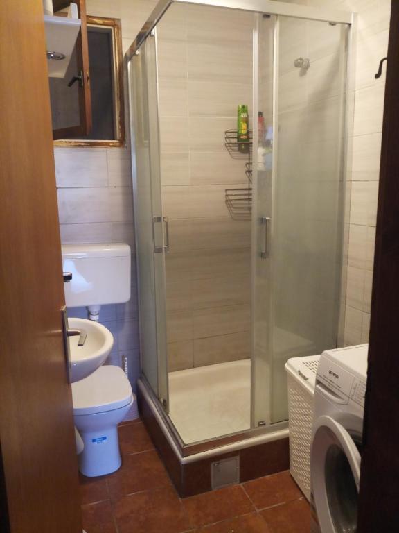 Lush Garden Villa Close to Airport with Hi-Speed Wifi - 3