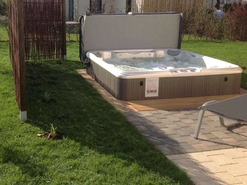 Luxus FH Seekiste mit 38C Auenwhirlpool 전경