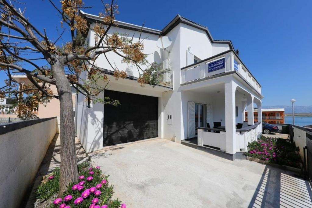 Apartment Josip, Vir