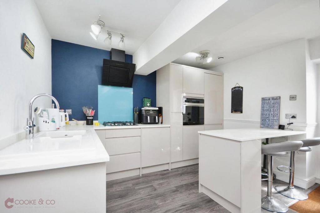 Dog-Friendly Beach Apartment, Broadstairs photo 3