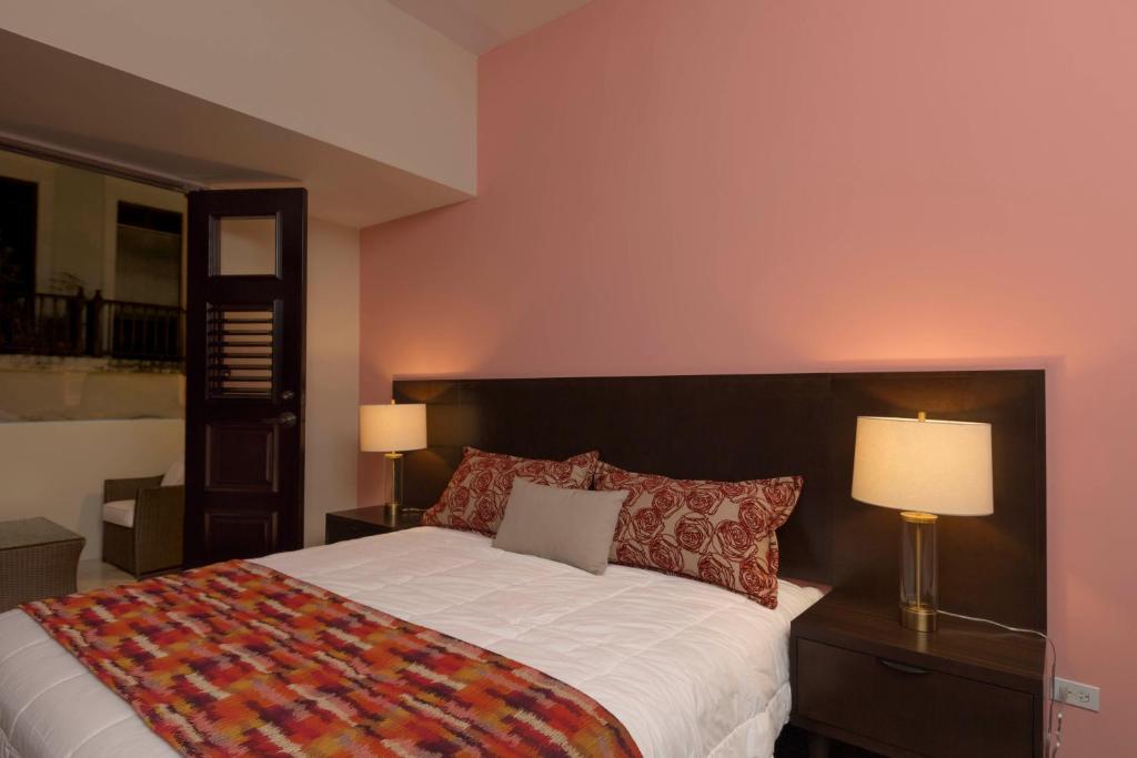 Decanter Hotel photo