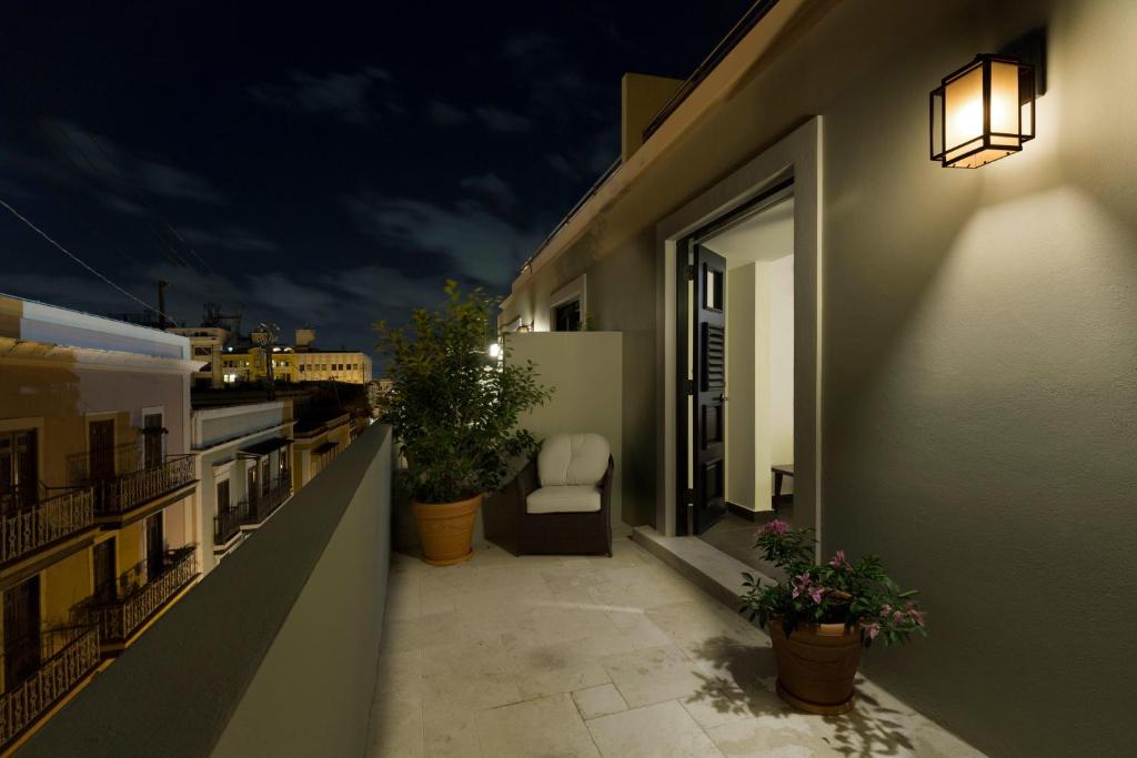 Decanter Hotel photo