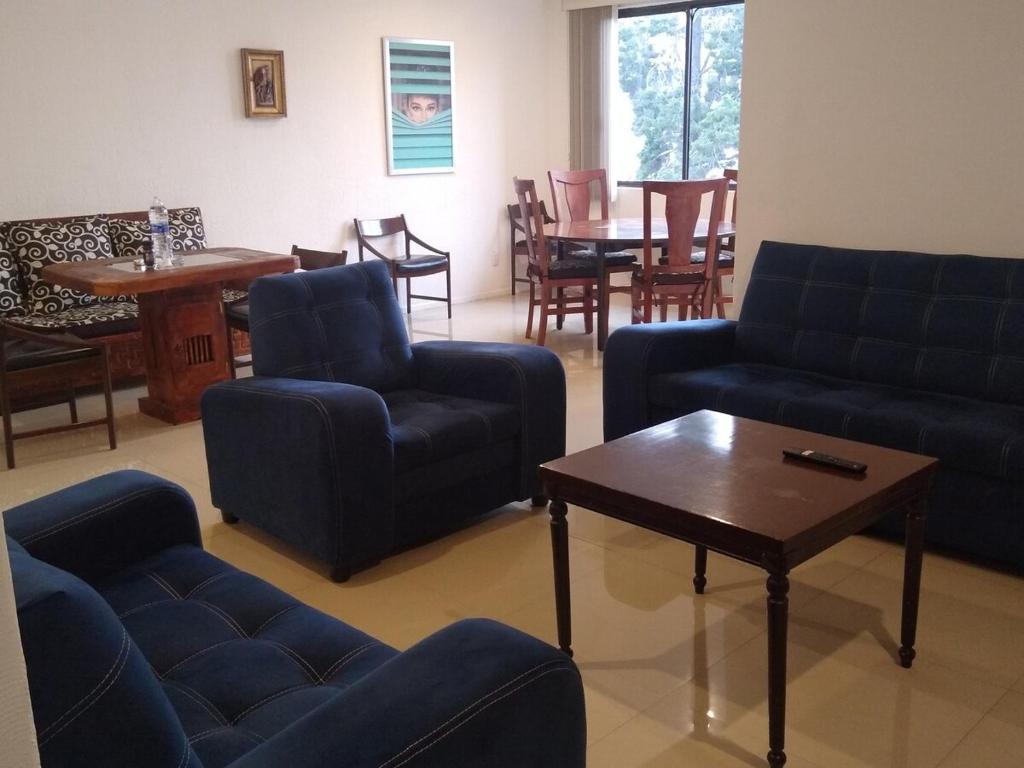 Spacious apartment located very close to WTC - 5