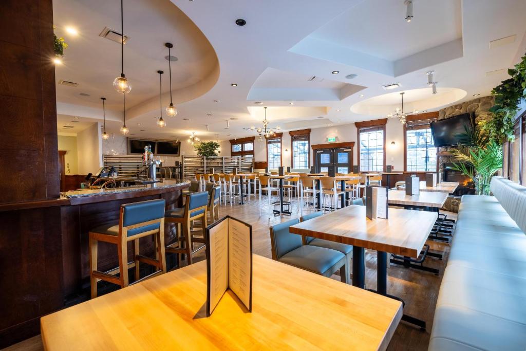 Restaurant, Sandman Hotel & Suites Prince George in Prince George (BC)