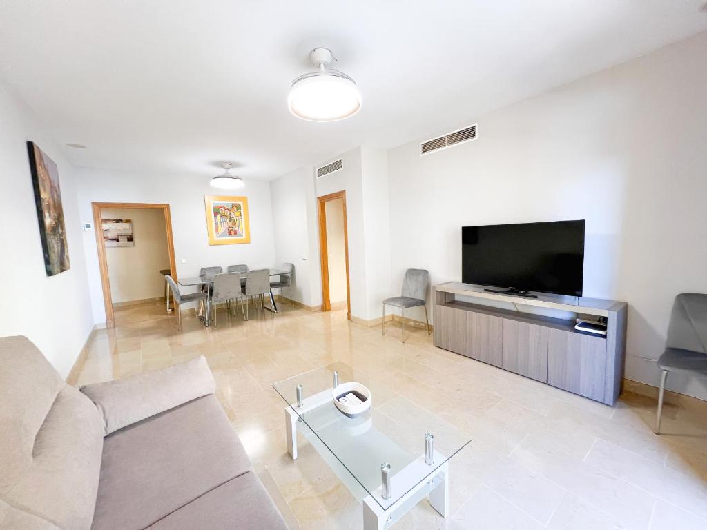 Apartment in San Pedro de Alcántara-Marbella with private parking, Marbella