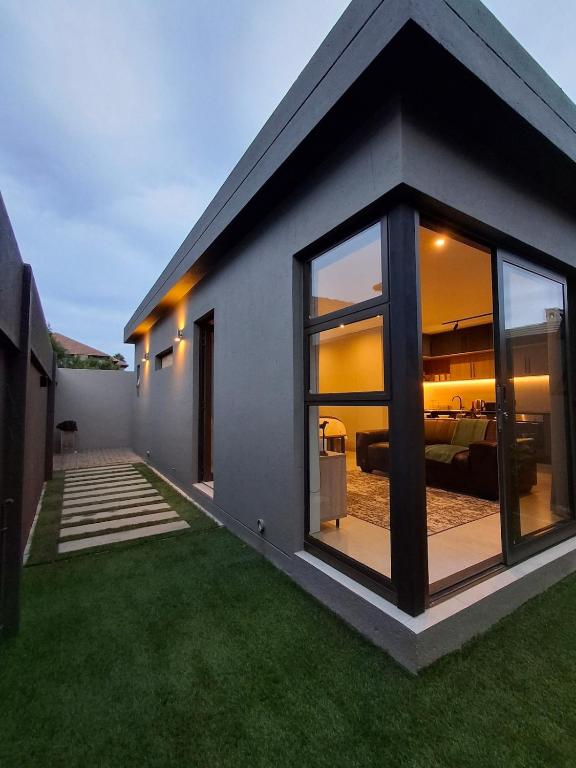 King size bed-NO loadshedding-Free Wi-Fi, Pretoria