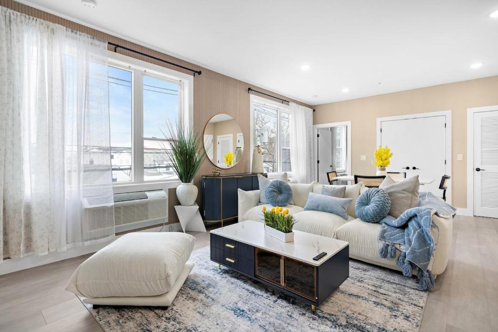 Luxury First , 15 min to airprt, 2m to train NYC, Bayonne