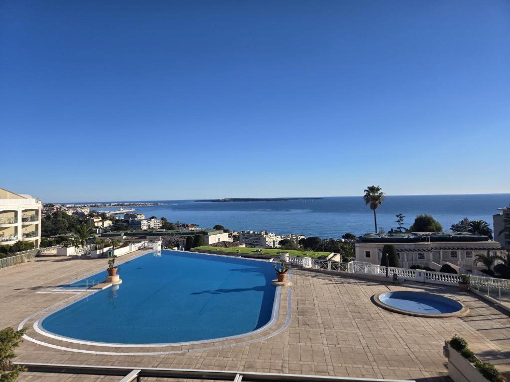 Sisley 1061 - F2 Terrasse avec vue mer - 3