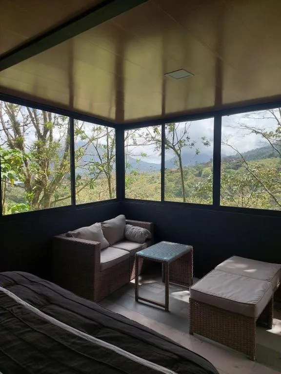 Arenal volcano apartment with panoramic view, hotel in El Castillo de La Fortuna