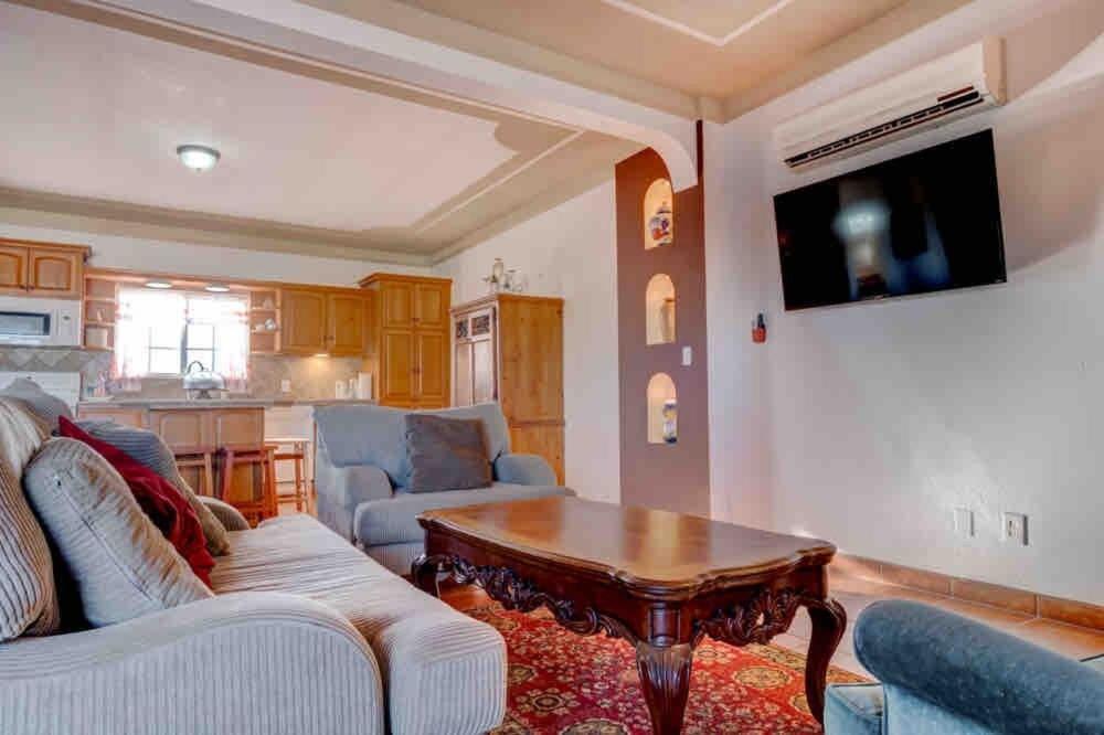 CASA DEL MAR-- Sleeps 16, Pool, AC, Wi-Fi, Near Malecón - 1