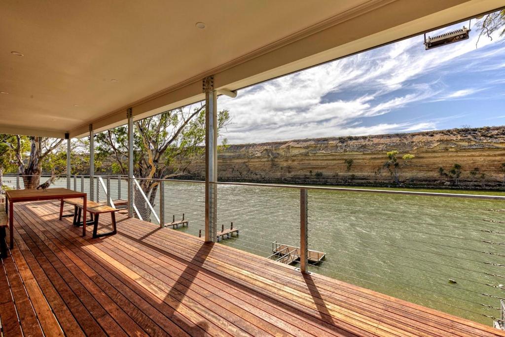 All's Well 142 Page Drive, Blanche Town