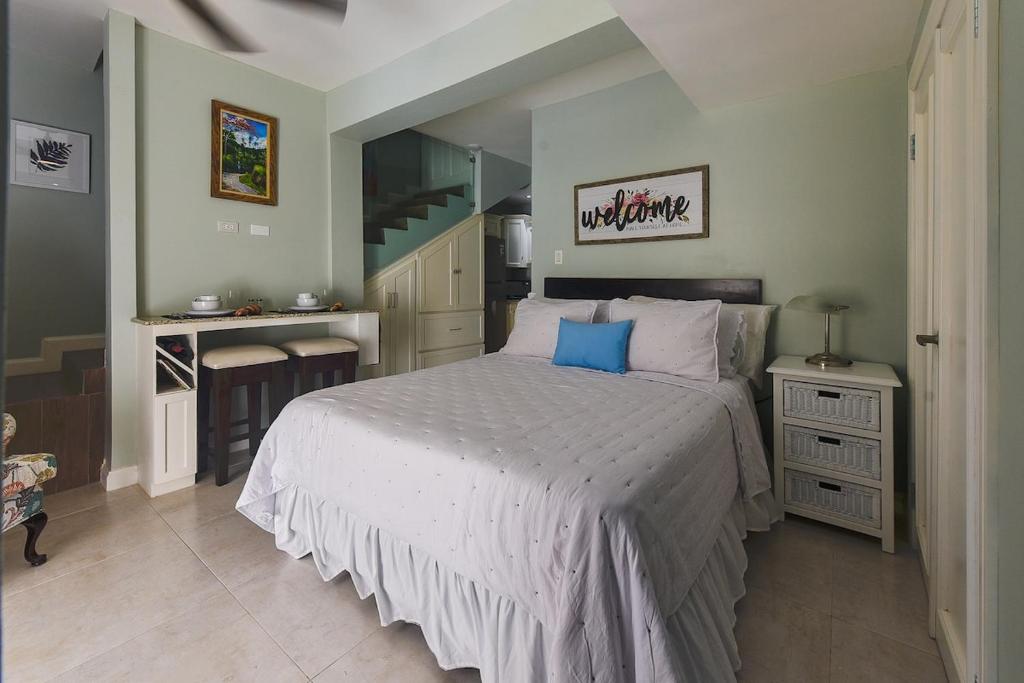 Modern Studio, Montego Bay