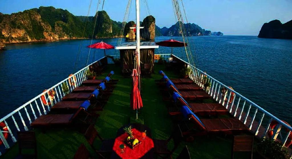 Royal Cruise Halong Bay