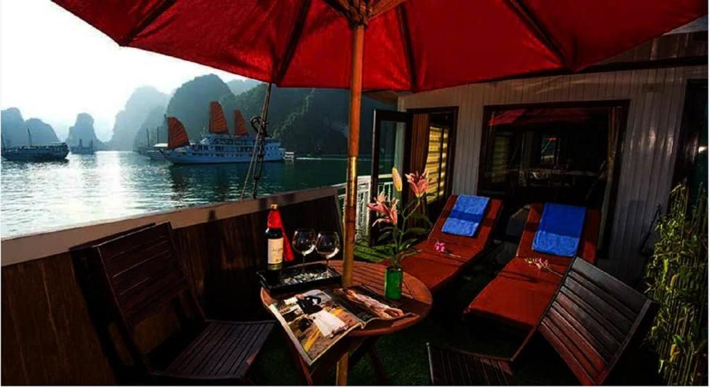 Royal Cruise Halong Bay